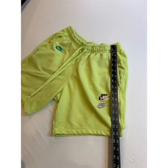 Nike Men's Lime Green Crewneck Sweatshirt & Shorts Set Size M RARE - Picture 11 of 16